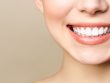Comment avoir des dents blanches pour retrouver son sourire éclatant 